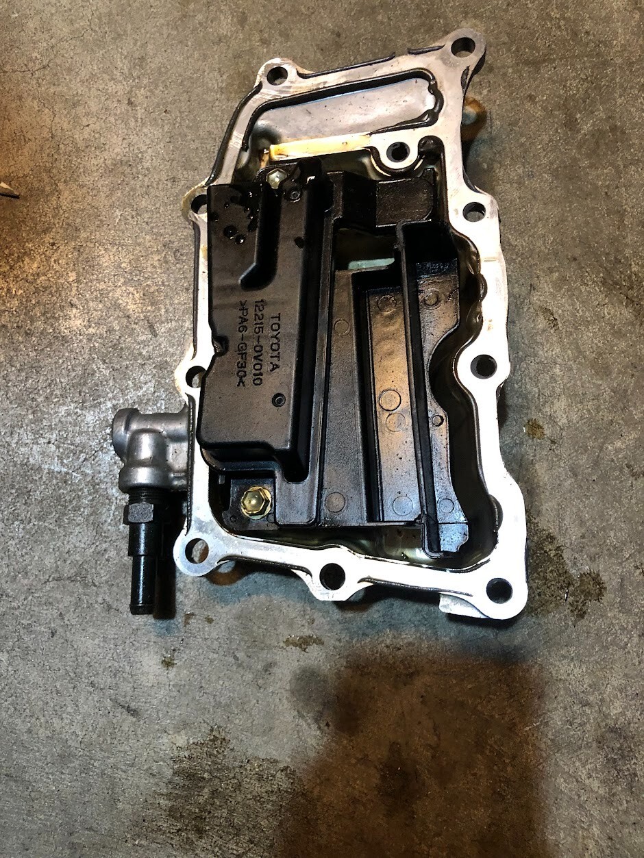 OEM TOYOTA 2arfe Crankcase Ventilation Housing 12215-0v010