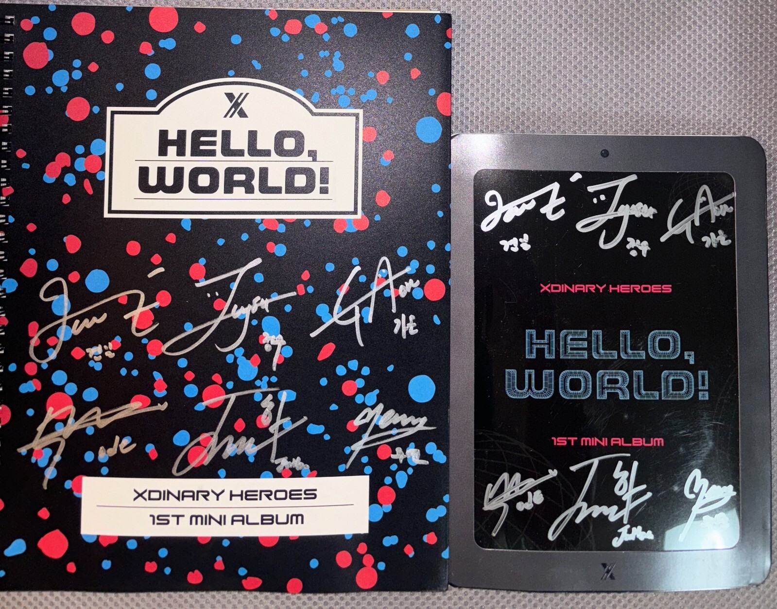 Xdinary Heroes HELLO,WORLD！MD O.de XDINARY HEROES [HELLO, WORLD!] Autographed Signed Album Both