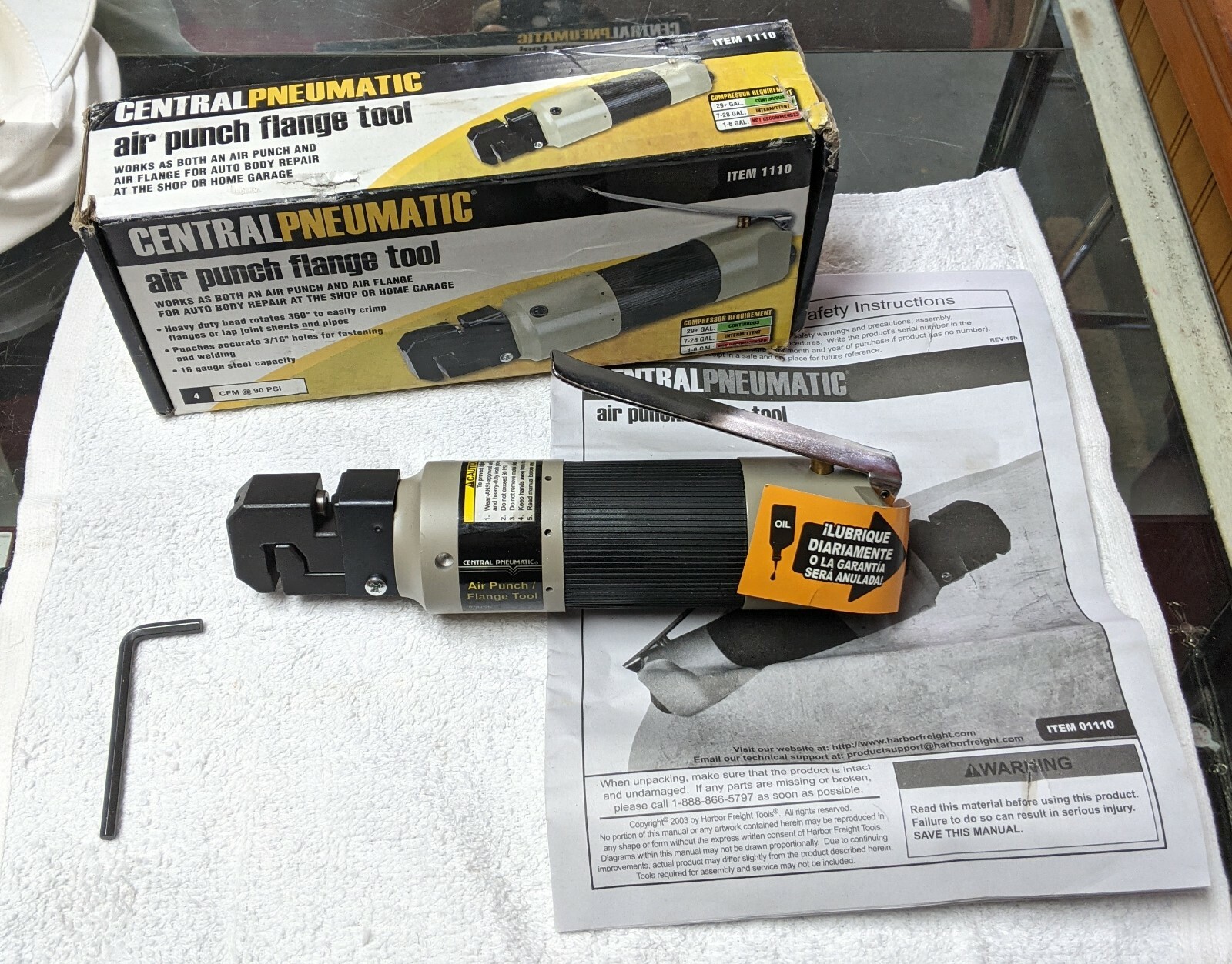 Central Pneumatic Air Punch Flange Tool (item 1110) 3/16" Holes 90 Psi