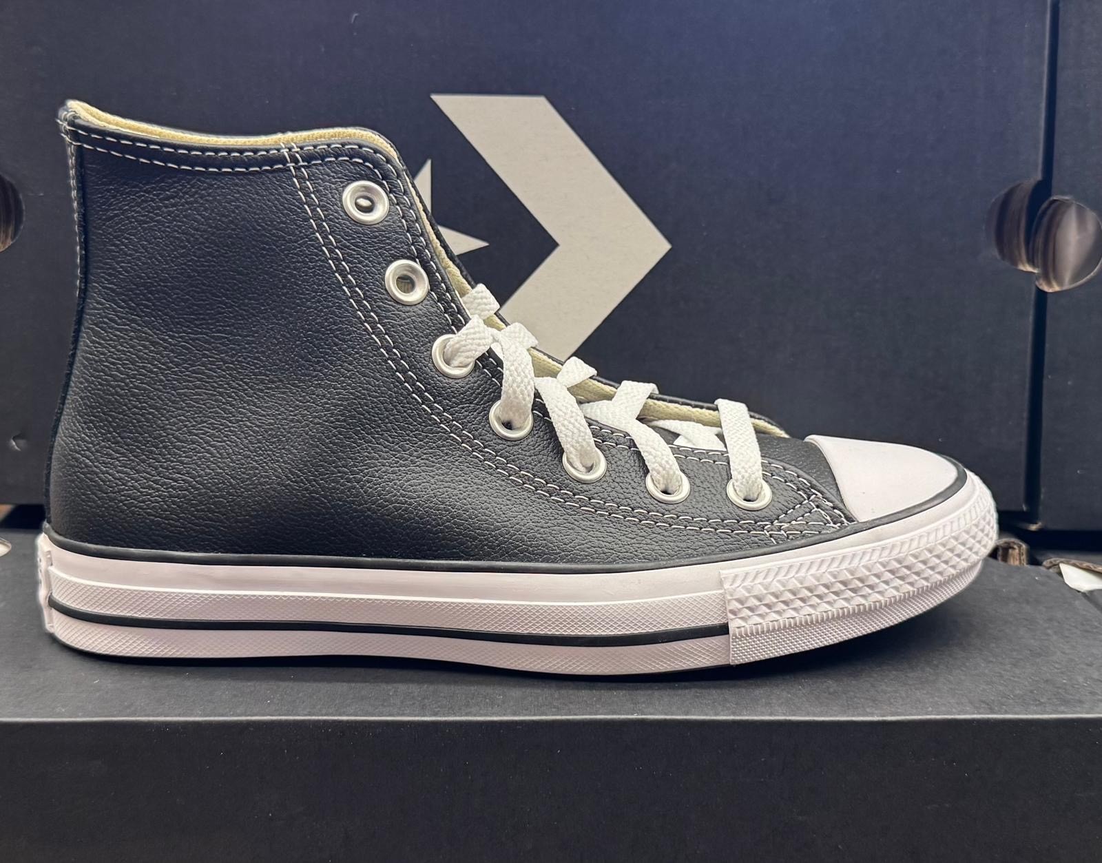 Converse Men Chuck Taylor All Star Leather Black/White Shoes