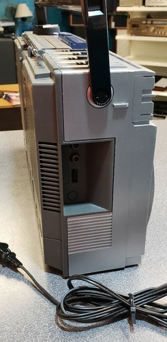 Magnavox D8120 2 Band AM/FM Radio Cassette Recorder Boombox WORKS Working !