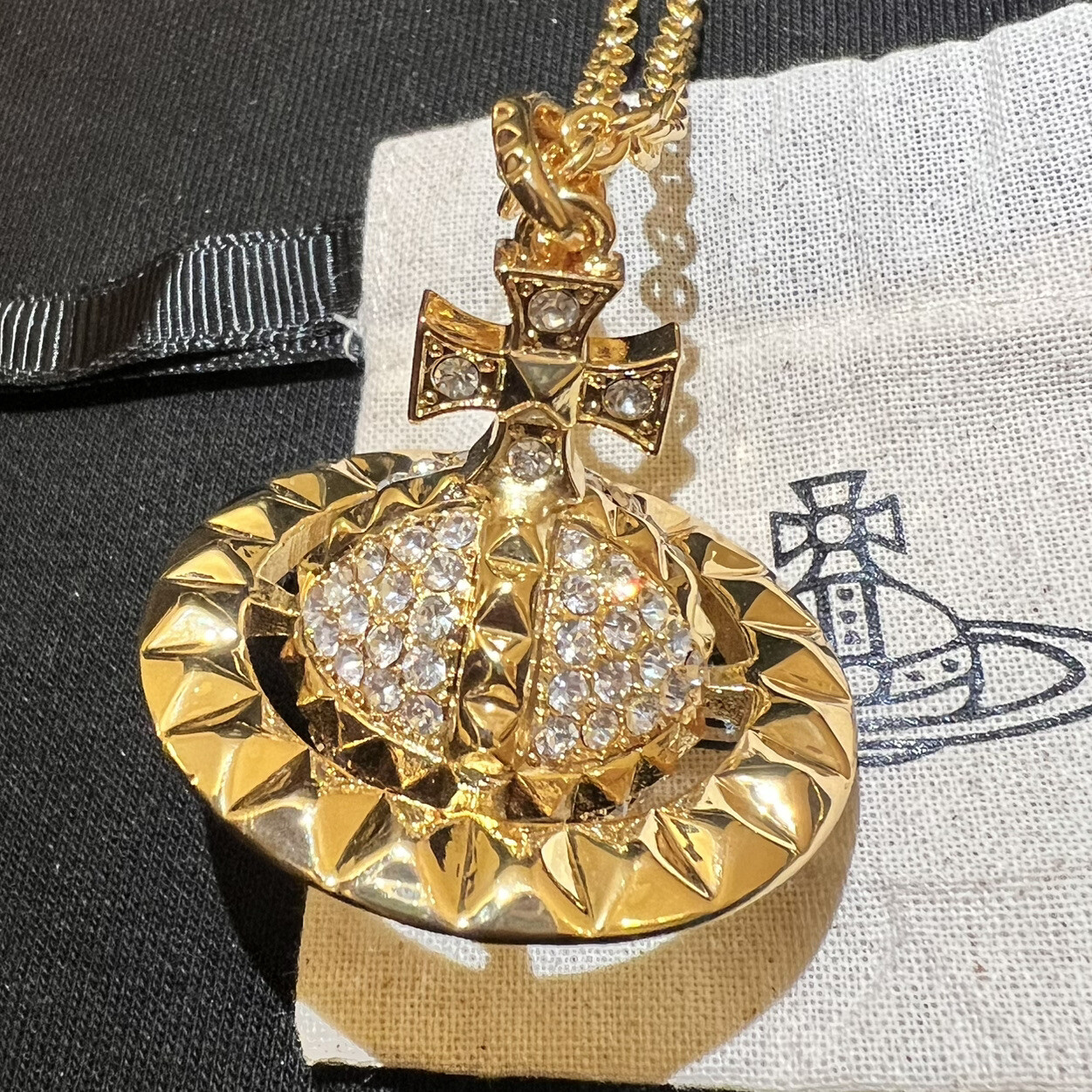 アクセサリー PALACE VIVIENNE WESTWOOD ORB PENDANT PALACE VIVIENNE WESTWOOD ORB PENDANT | PALACE SKATEBOARDS