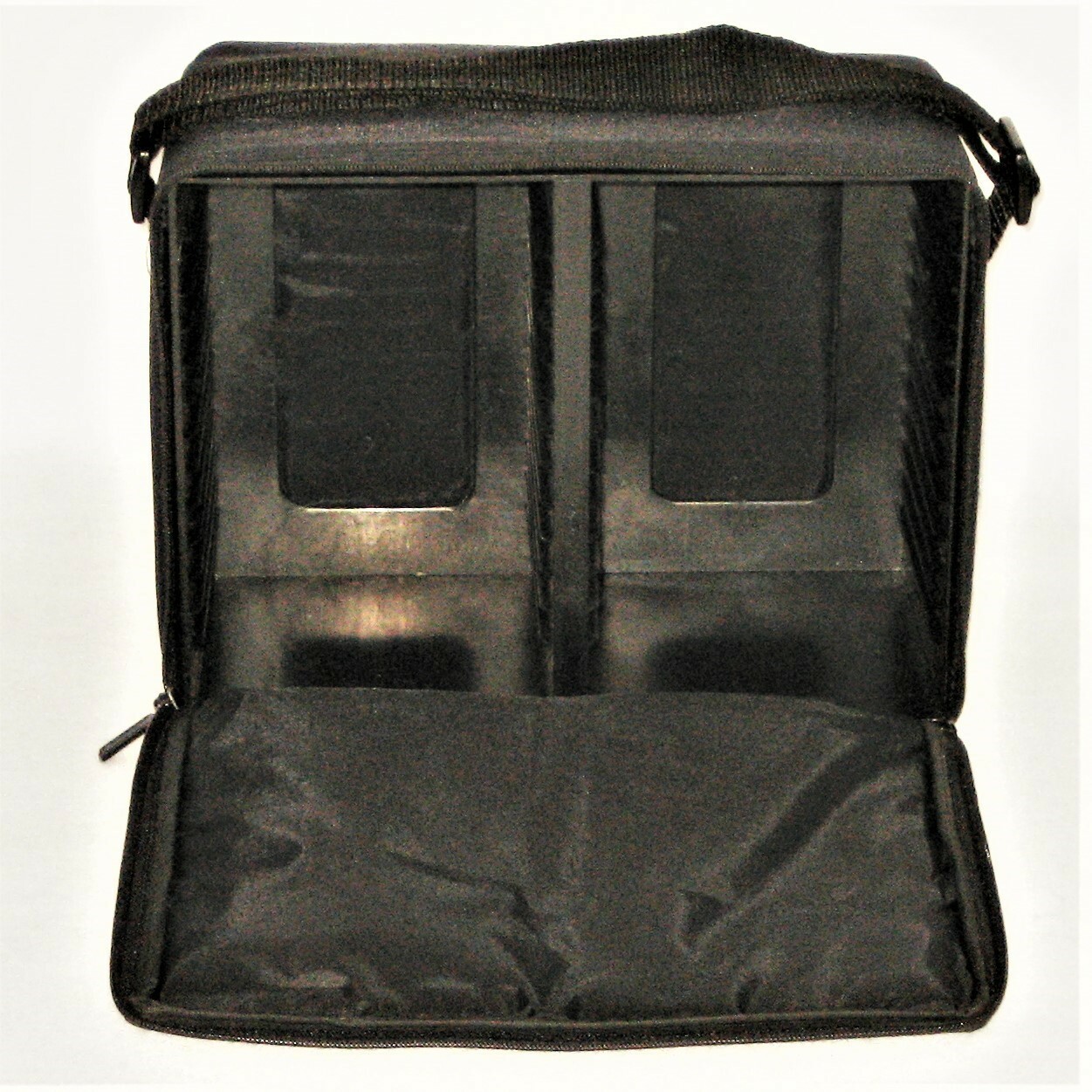 MUSICMOVERS 30 CD Carrying & Storage Case Black Nylon with Adj. Shoulder Strap