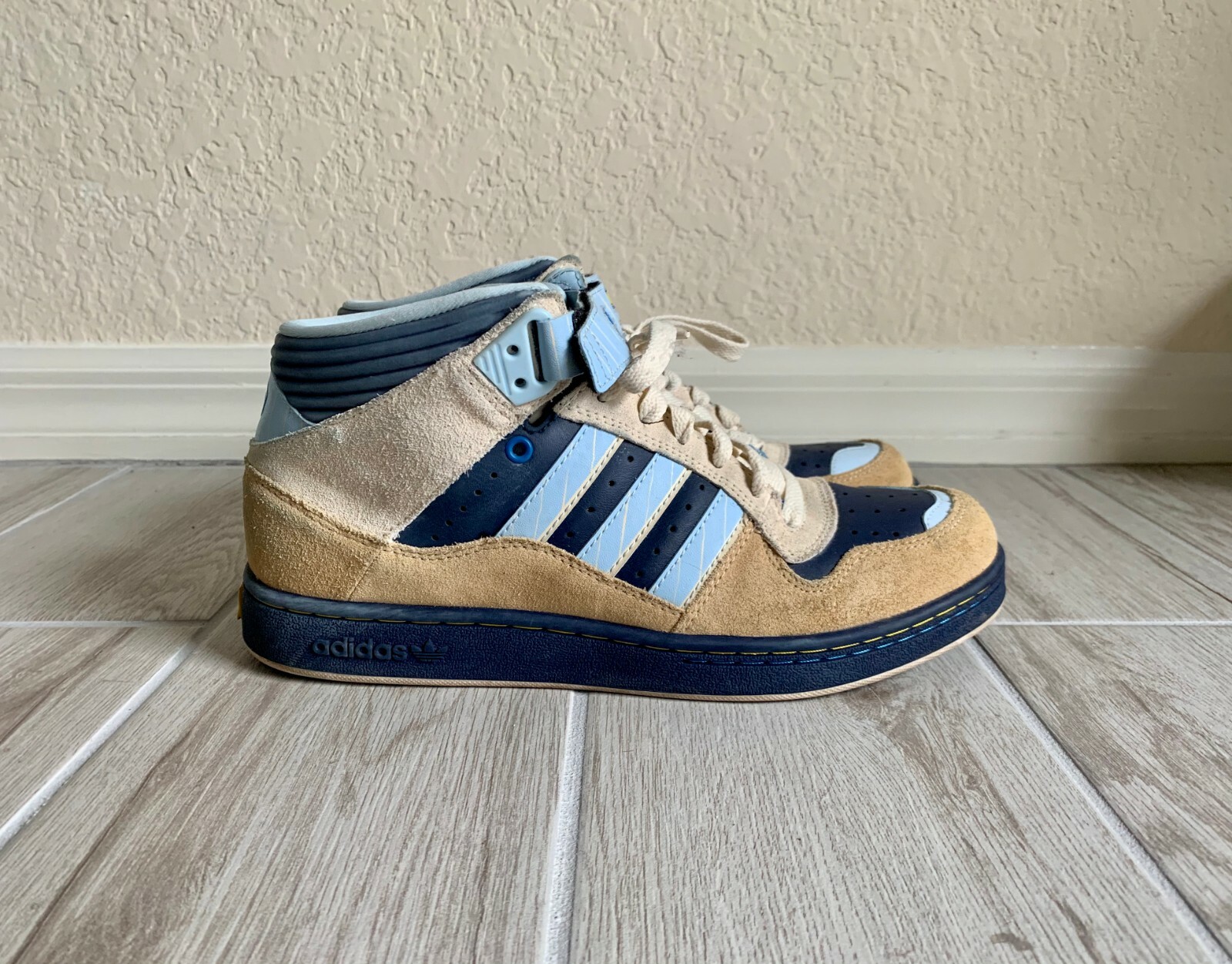 SUPER RARE 2008 Adidas Roster Mid 🔥Size 10 Skate shoes. No