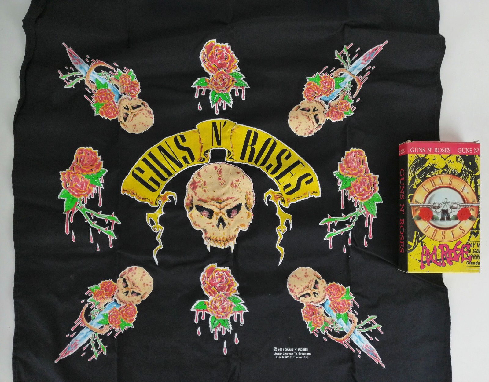hide　guns n' roses llica Sweet Child O' Mine | By: Guns N' Roses (Lyrics Video) - YouTube