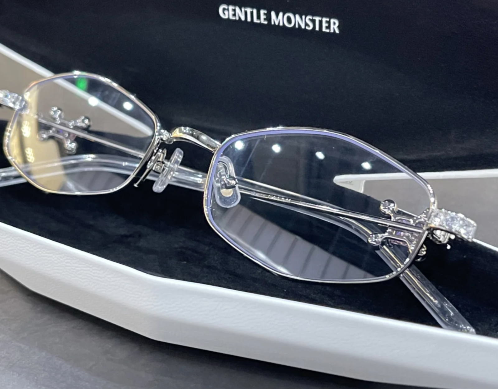 【新品未使用】Gentle Monster $_57.PNG?set_id=880000500F