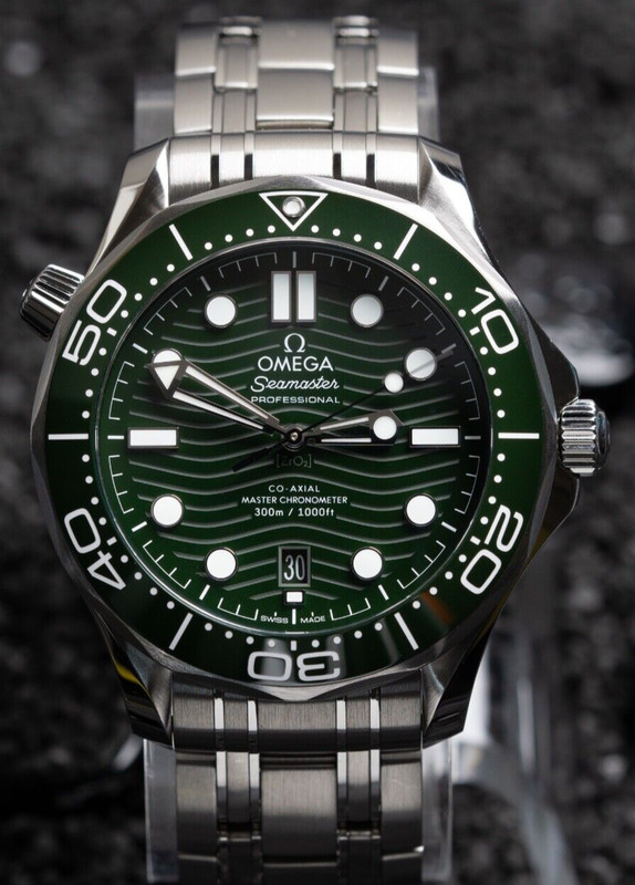 Omega Seamaster Diver 300M 42mm GREEN DIAL 210.30.42.20.10.001
