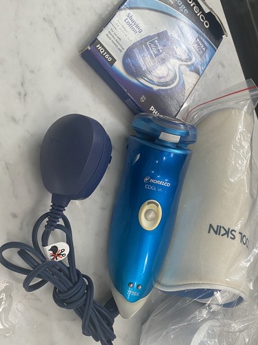 PHILIPS ORIGINAL HOME SOLARIAの日焼けマシーン Shaver 4300 Wet & dry electric shaver, Series 4000 AT814/41