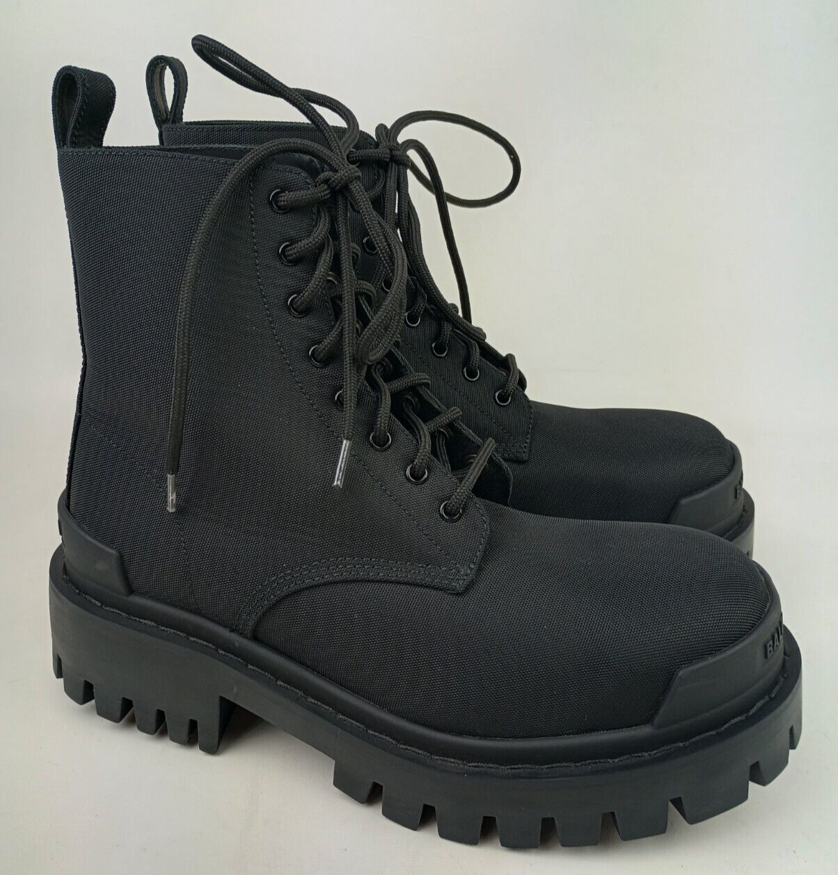 Balenciaga Women's Strike Nylon Combat Boots Black Size 35.5 Balenciaga Women's Strike Nylon Combat Boots Black Size 35.5
