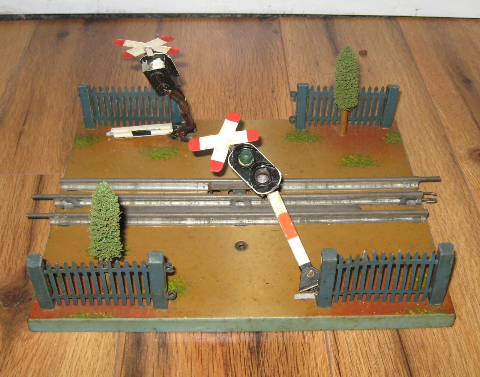 Antique Prewar Marklin 13432/0 Railroad Crossing Gate Signal