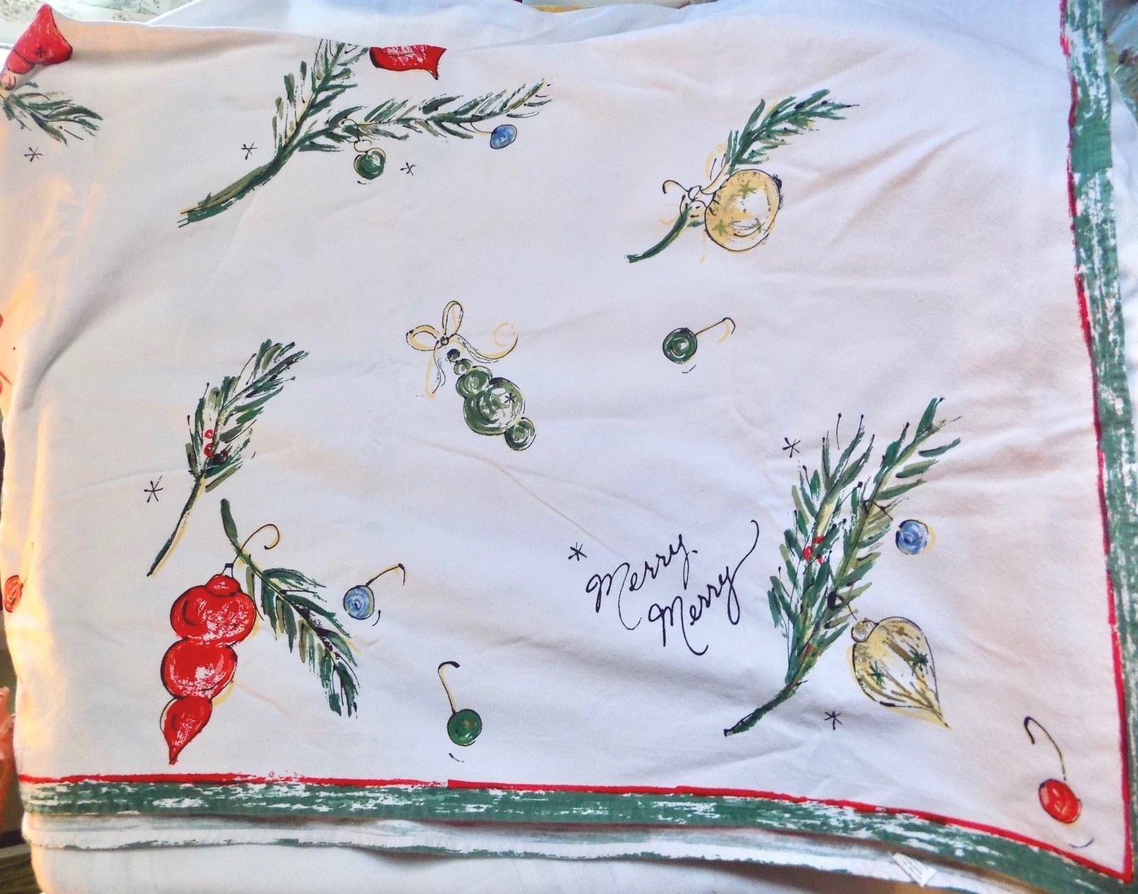 VINTAGE MID-CENTURY RETRO CHRISTMAS TABLE CLOTH -  LARGE 82