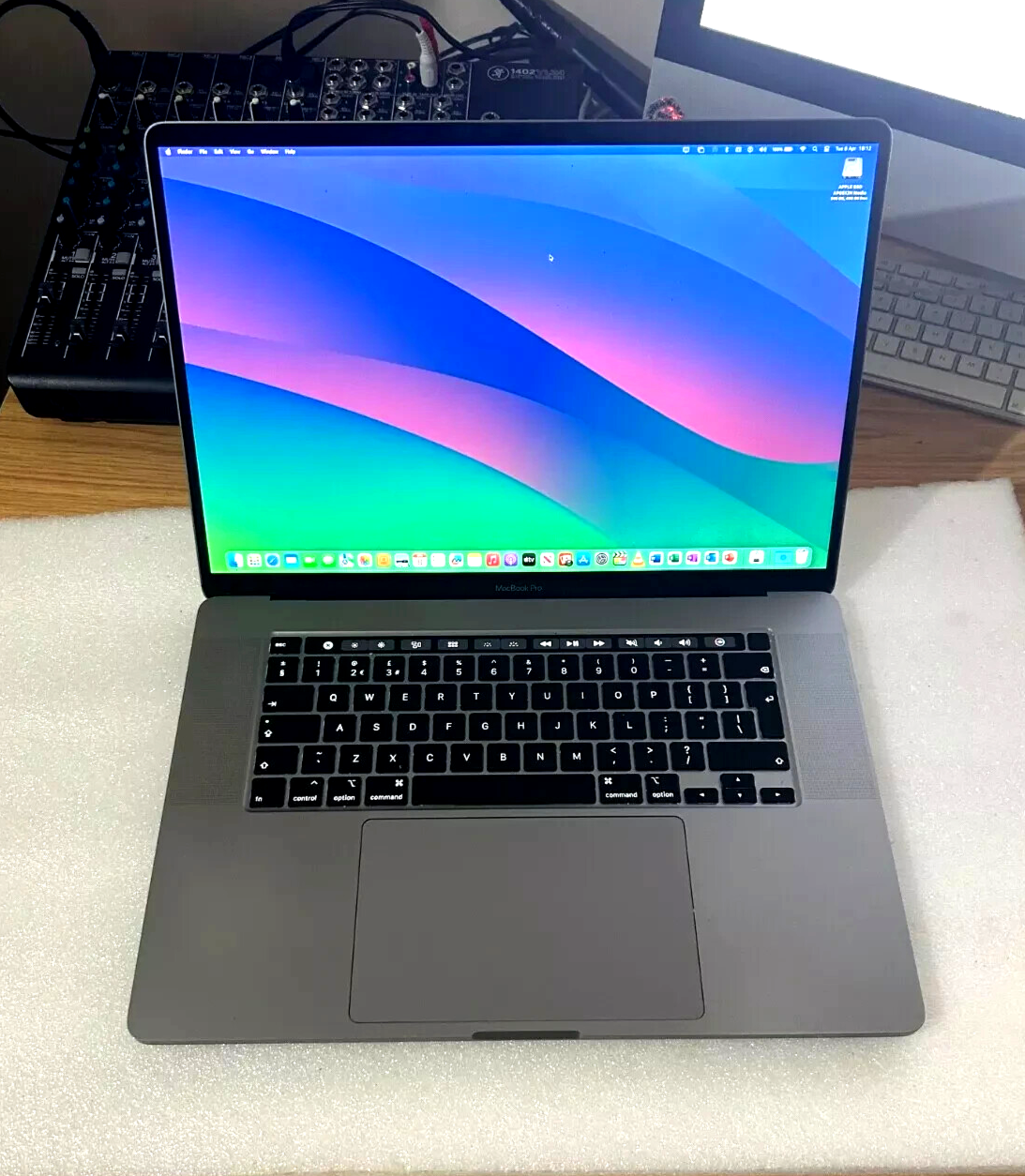 [2024年OS] MacBook Pro 元箱/メモリ16GB/Office Amazon.com: Apple 2024 MacBook Pro Laptop with M4 Max, 16