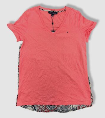 $60 Tommy Hilfiger Women's Pink V-Neck Floral Back Button Back Shirt Size Small