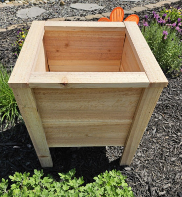 Cedar Planter Box  16''H Patio Deck Flower Vegetables Hand Made Yard Garden Decor
