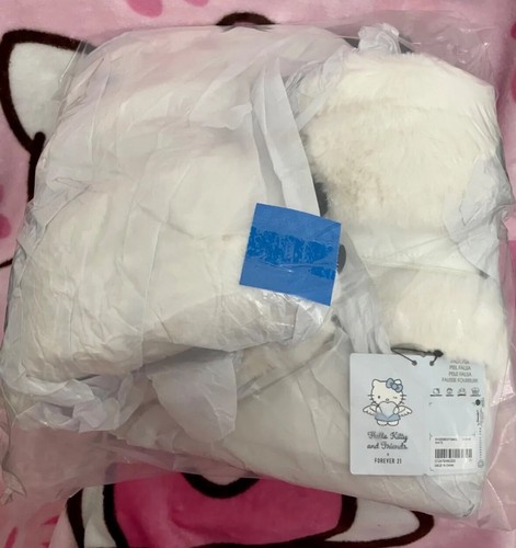 Pre-owned Hello Kitty Forever 21  Faux Fur Boots Size 7 In White