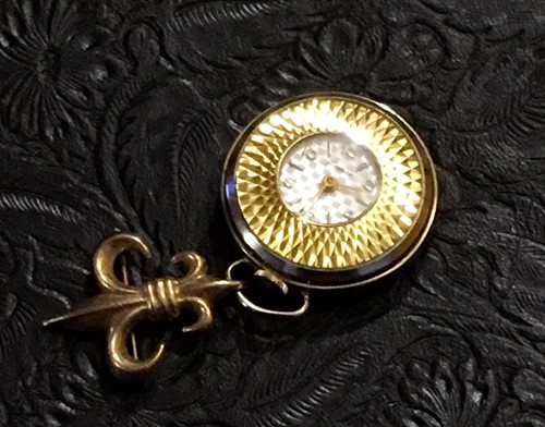 Vintage Endura Gold/Silver Tone Swiss Made Wind-up Pendant Watch/Brooch Works!