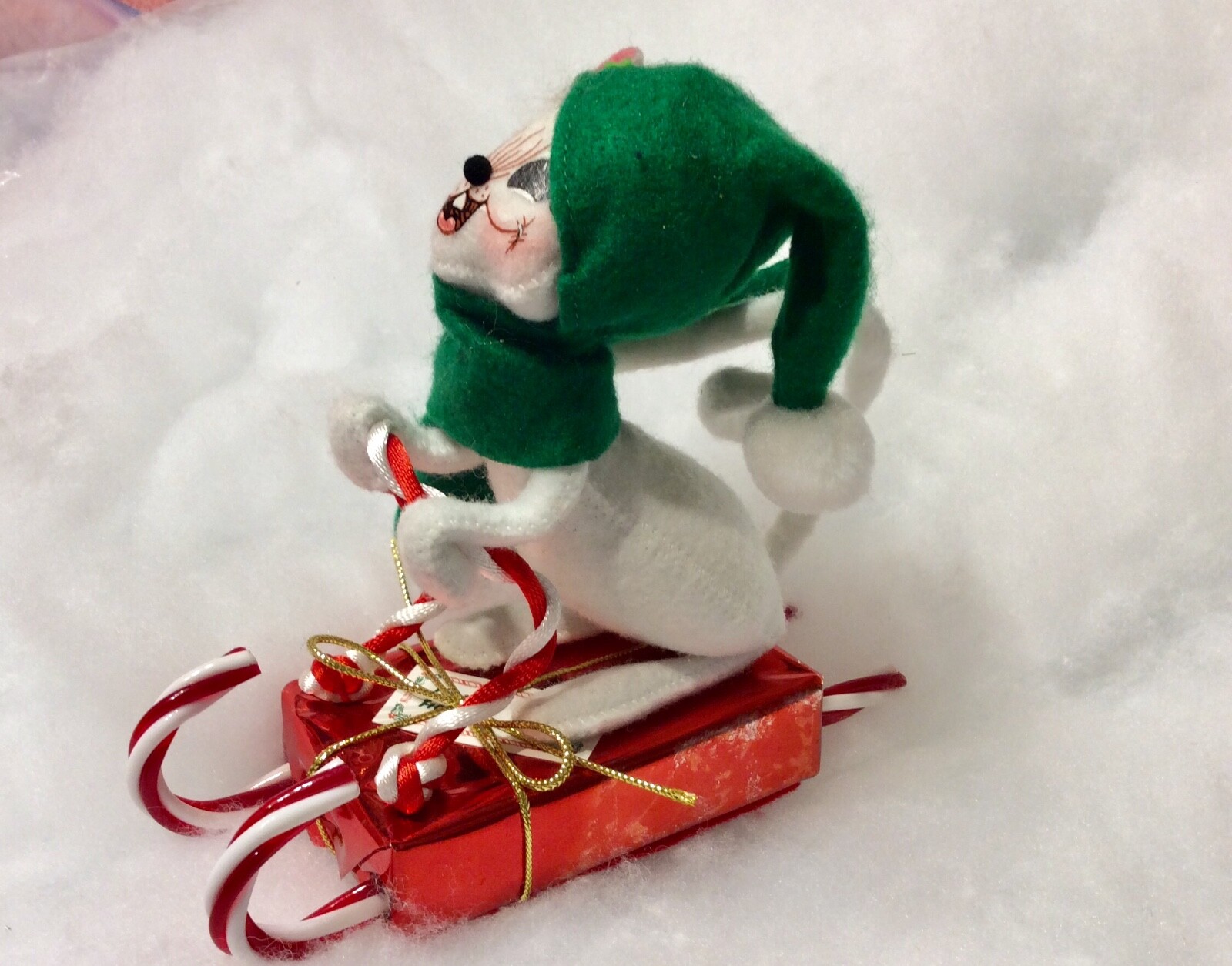 VINTAGE ANNALEE CHRISTMAS MOUSE CANDY CAND SLED