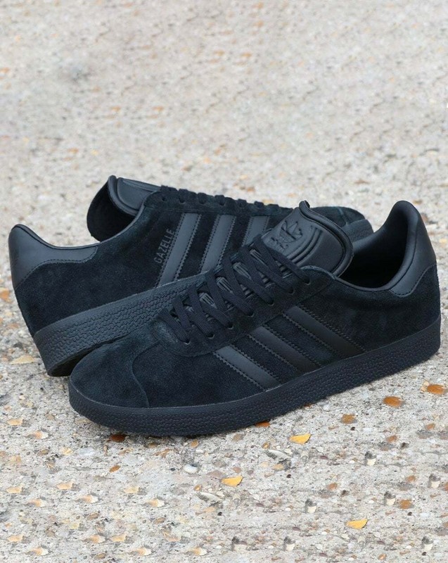 adidas Gazelle Trainers in Black suede 