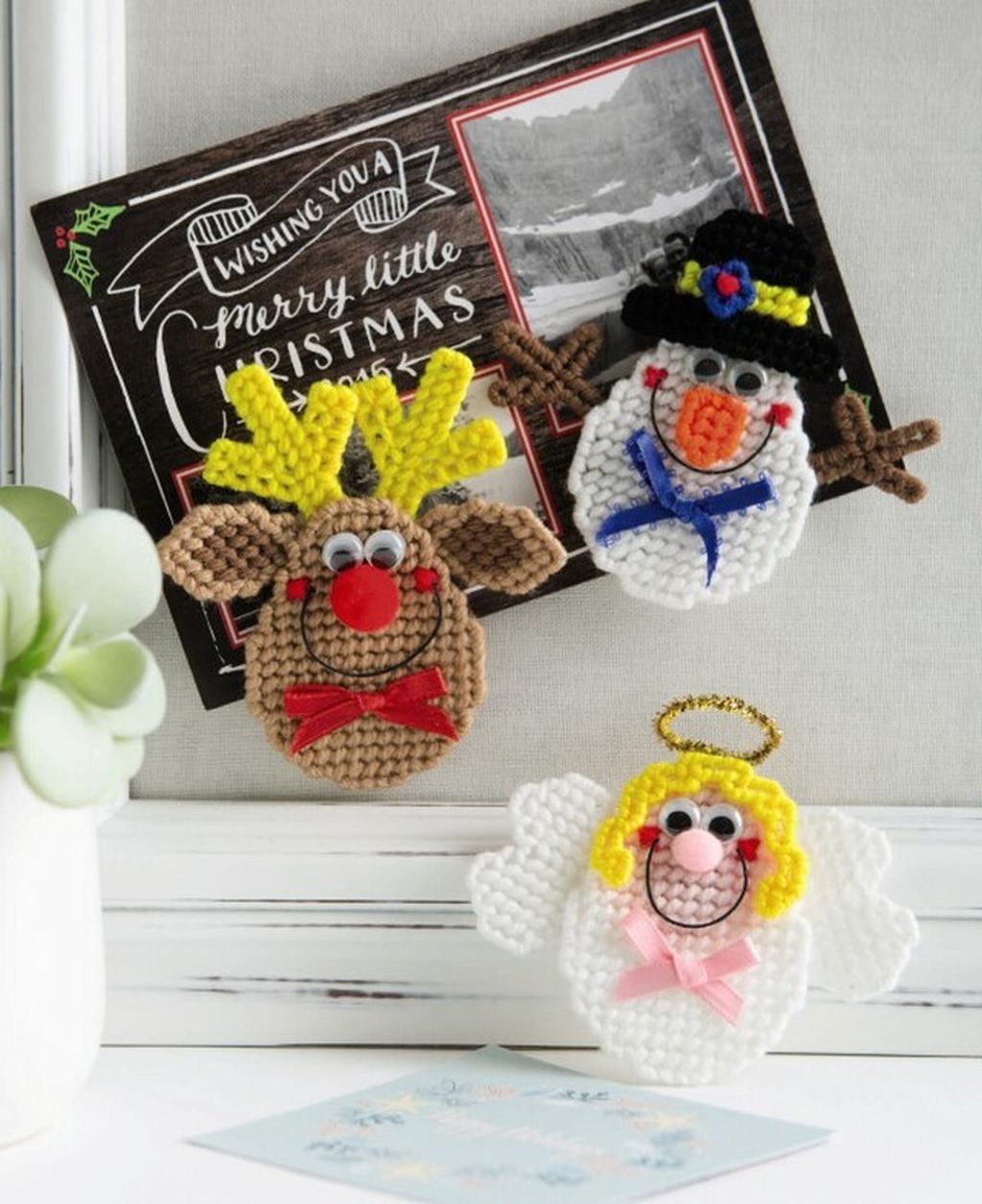 plastic-canvas-pattern-book-magnet-board-creations