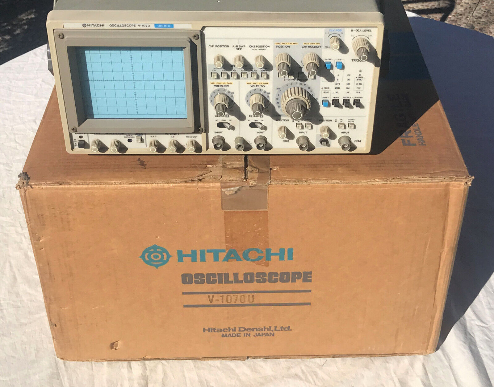 Hitachi Oscilloscope 100 MHz Model v-1070 4 Channel One Hitachi Oscilloscope 100 MHz Model v-1070 4 Channel One