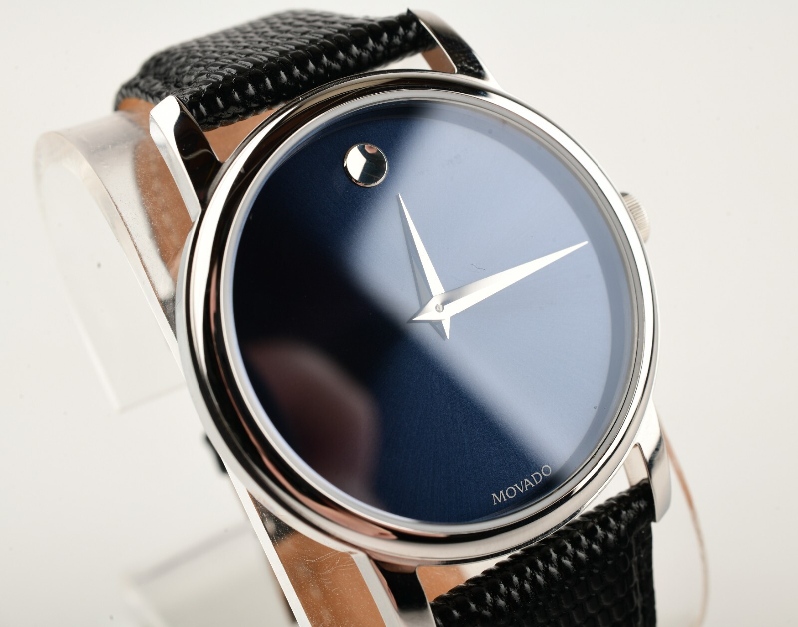 猫*峠様 MOVADO silvertone quartz watch 0606 猫*峠様 MOVADO silvertone quartz watch 0606 - メルカリ