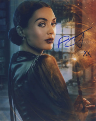 POPPY CORBY-TUECH as Vinda - Fantastic Beasts GENUINE SIGNED AUTOGRAPH
