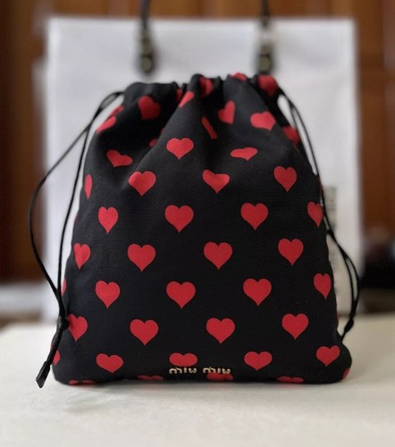 【MIU MIU】logo patch pouch ロゴパッチポーチ NEW MIU MIU Blue Denim CAT & PENNANT LOGO PATCH Drawstring