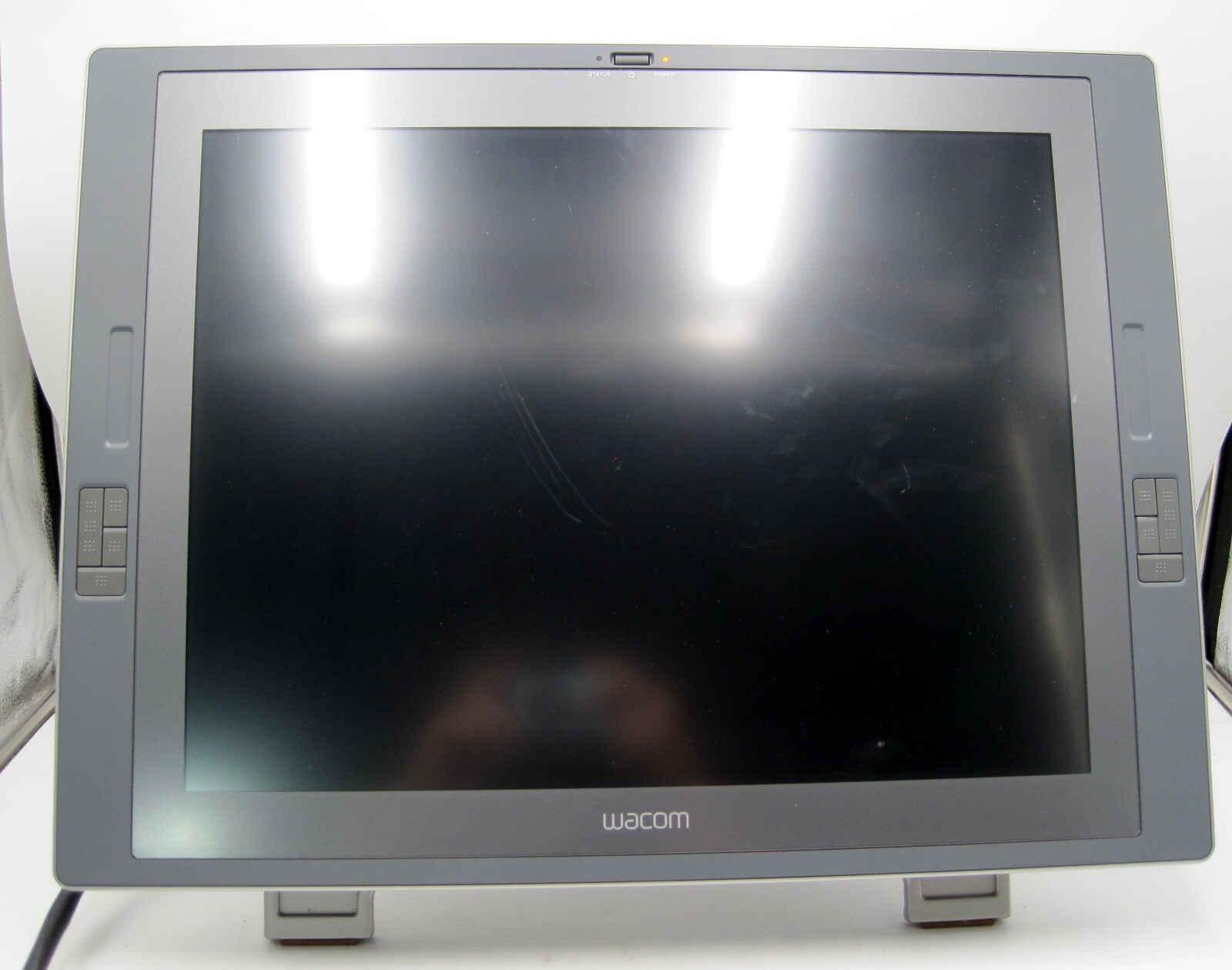 液タブ・ペンタブ WACOM Cintiq 21UXDTK-2100 Amazon.co.jp: Wacom 液晶タブレット 大画面21.3インチ 画面に