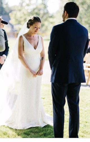 Pre-owned Vera Wang Authentic  Malory Lace Wedding Dress Size 10 Msrp $4190 In White