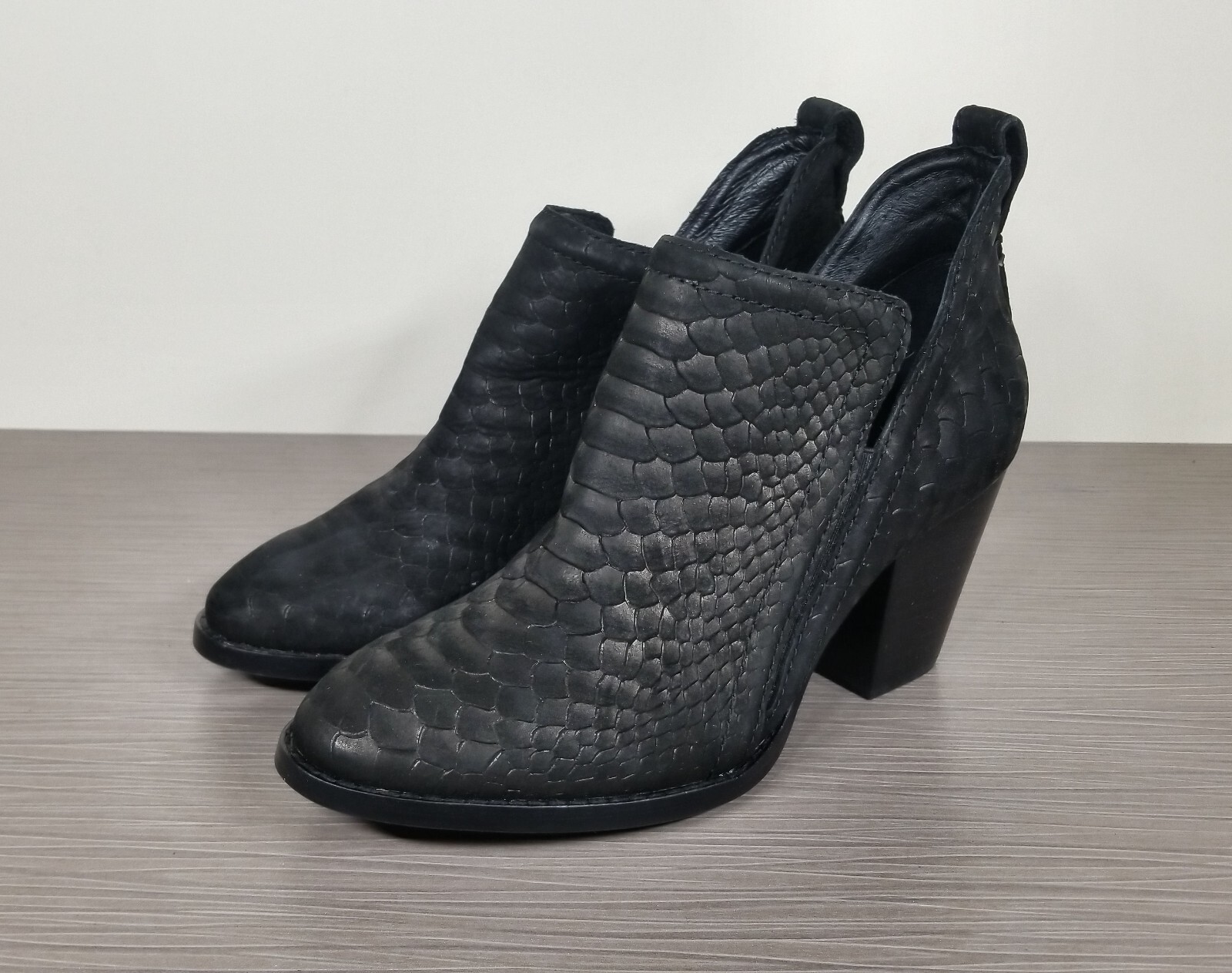 Jeffrey Campbell Rowlan Snakeskin Embossed Bootie, Black Leather, Womens Size 7