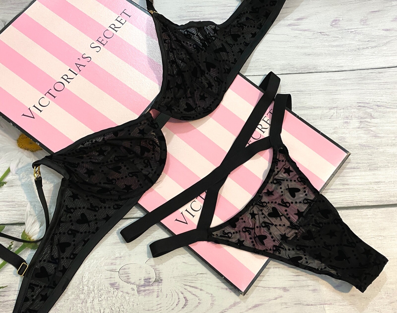 Ensemble soutien gorge sans doublure Victorias Secret LUXE lingerie taille haute coeurs dentelle logo maille eBay