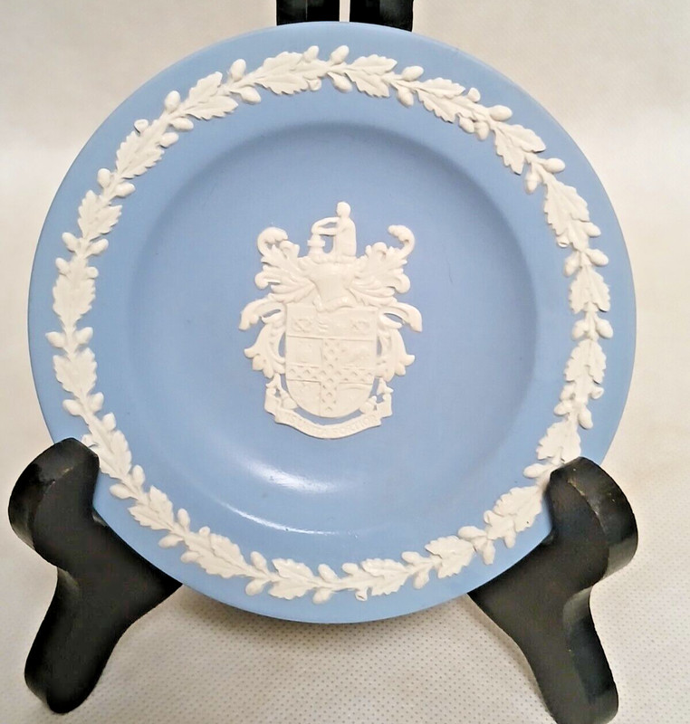 Wedgwood Coupelle Vide Poche En Biscuit Bleu Et Proverbe Vis Unita Fortior