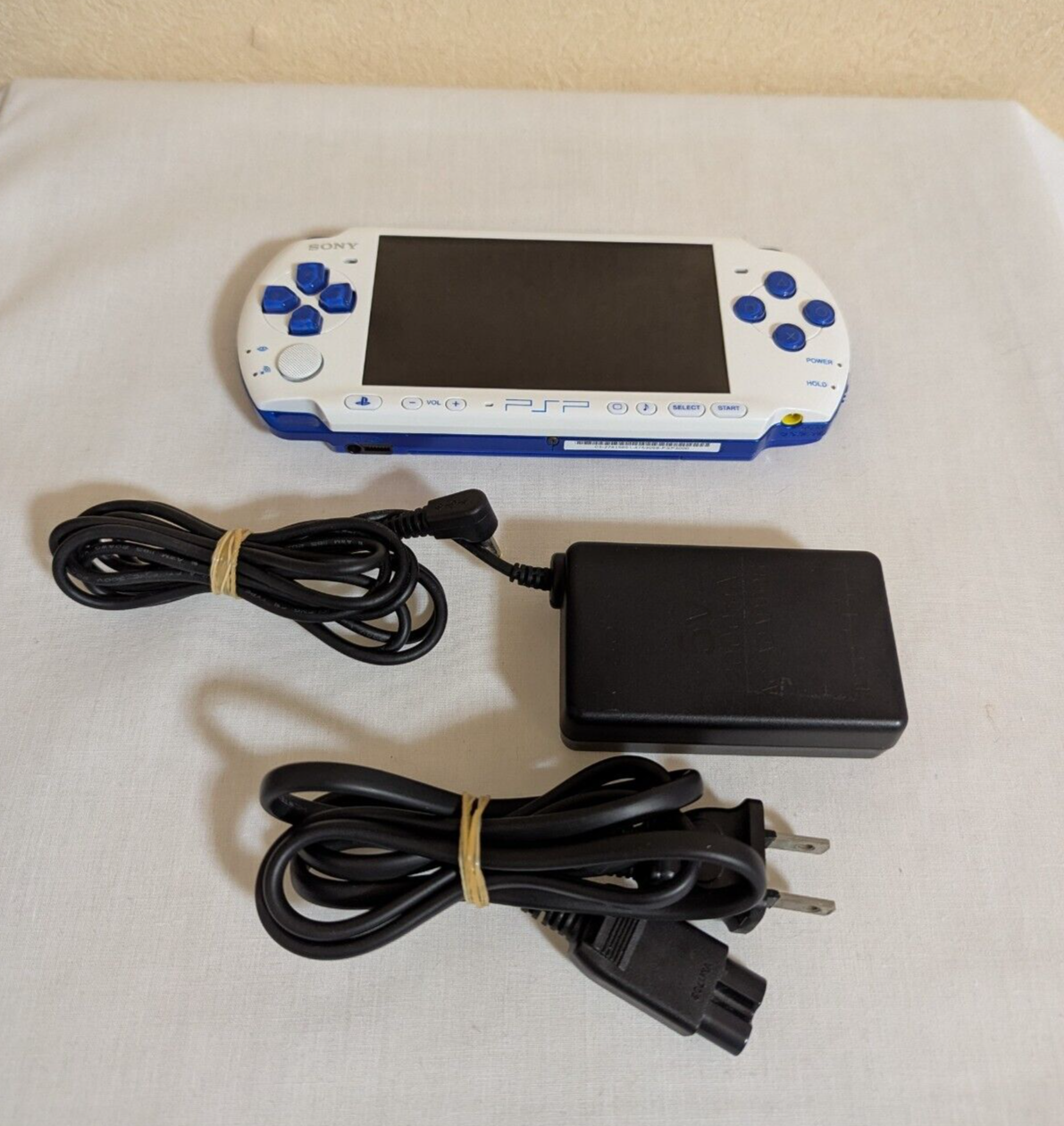 Sony PSP 3000 Value Pack Limited Edition Console Cords White