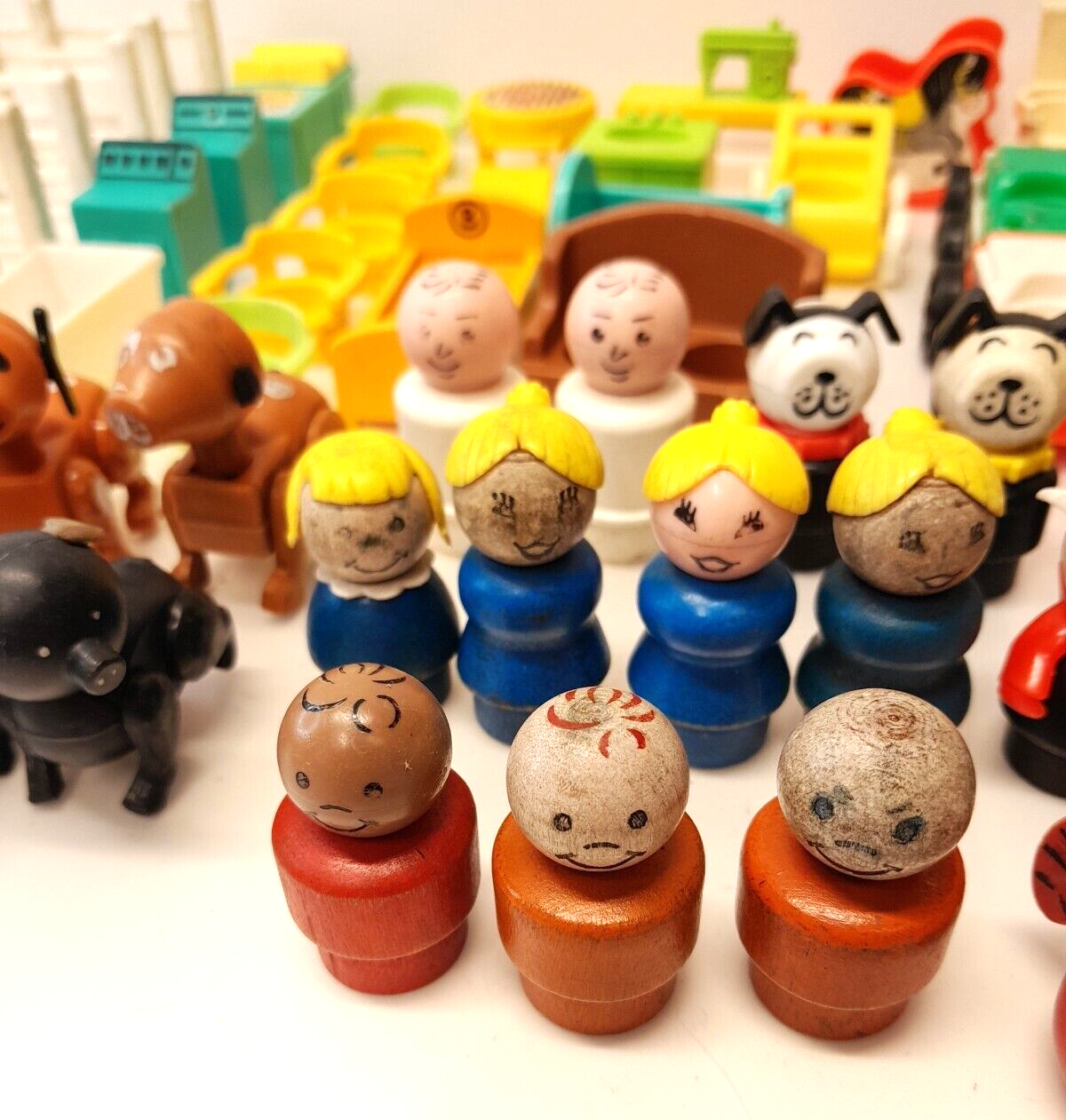 77 Wood Plastic Lot Vintage Fisher Price Little People  People Cars & Furniture