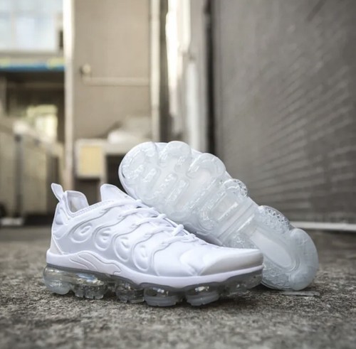 air vapormax plus all white