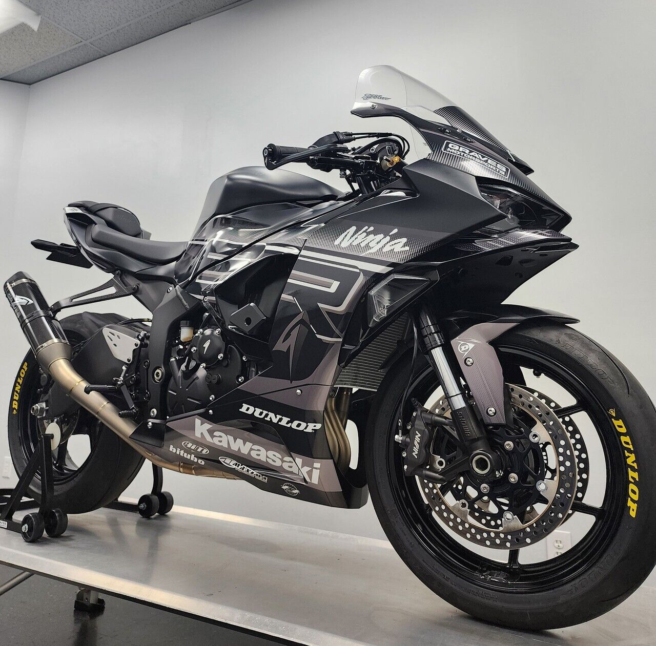 Graves Kawasaki ZX-6R OEM Bodywork Graphics Set - Grayscale Graves Kawasaki ZX-6R OEM Bodywork Graphics Set - Grayscale
