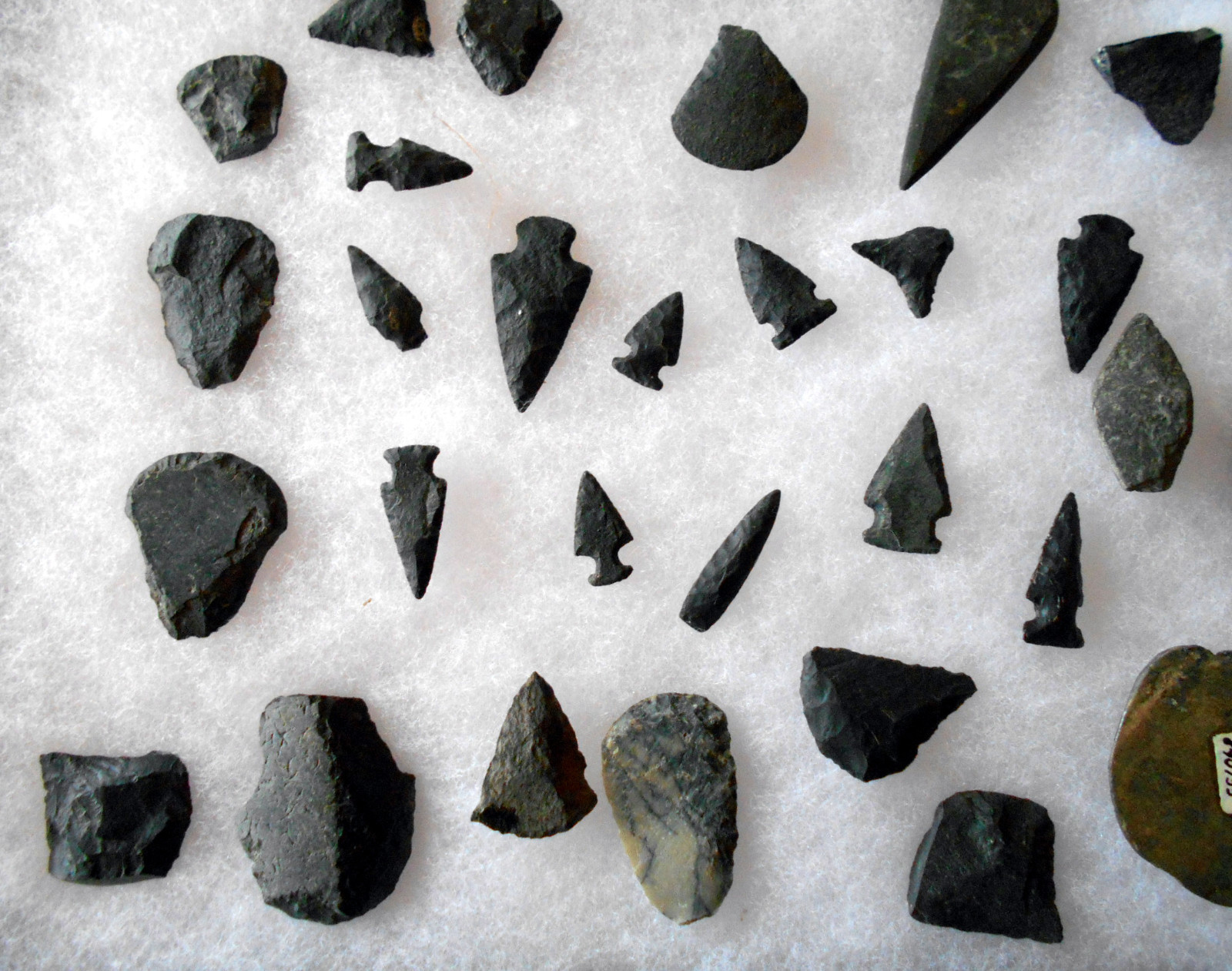 NORTH WEST COAST arrow heads and scrapers FINE ! group