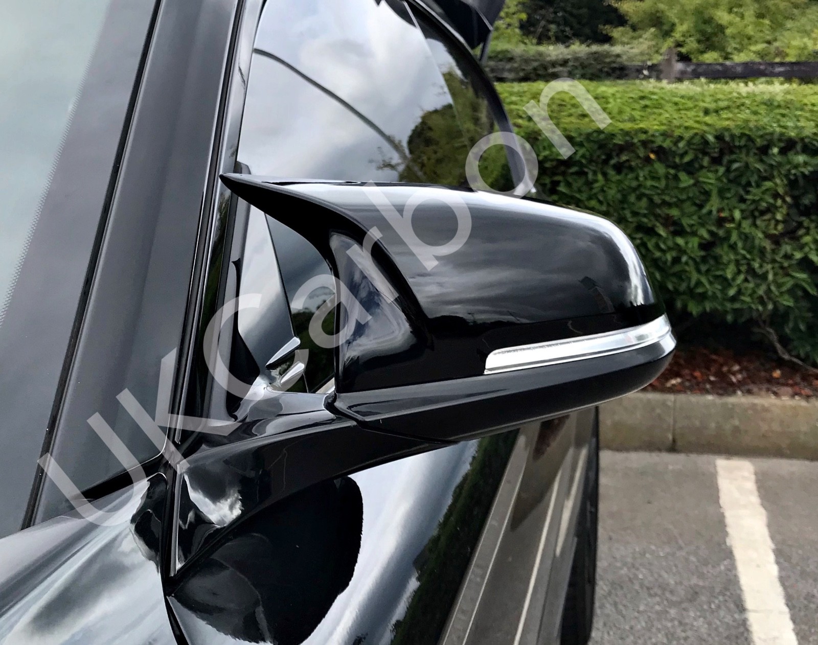 UKCARBON M Style GLOSS BLACK Wing