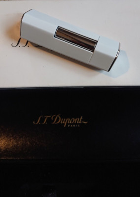 Briquet ST Dupont Lacque Blanc par Karl Lagerfeld