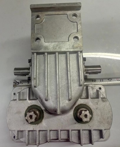 V-HOLD #(VH-M623A)6-head 4-SIDED Moulder WOOD FEED GEAR BOX (45 TO 1 RATIO))