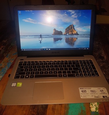 Asus laptop  * f556u series * hardly used - excellent condition.
