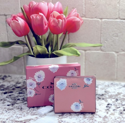 New Coach Boxed Snap Wallet With Daisy Print C2889 $198