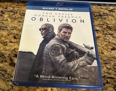 Oblivion (Blu-ray + Digital) Tom Cruise, Morgan Freeman **Like New