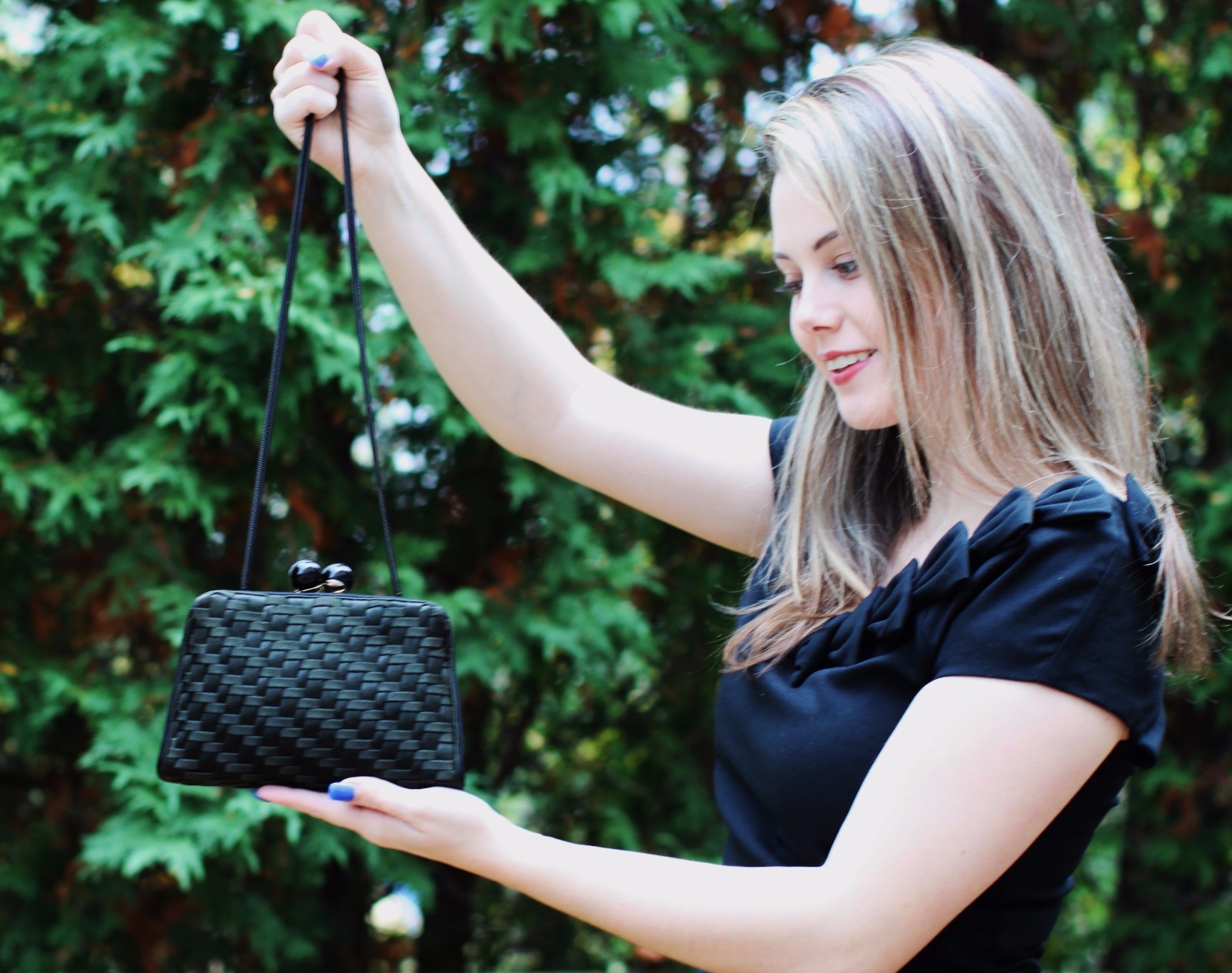 【保管袋付き】JUDITH LEIBER ベルト　ゴールド　ストーン　希少 Judith Leiber Rhinestone Encrusted Evening Bag With Shoulder