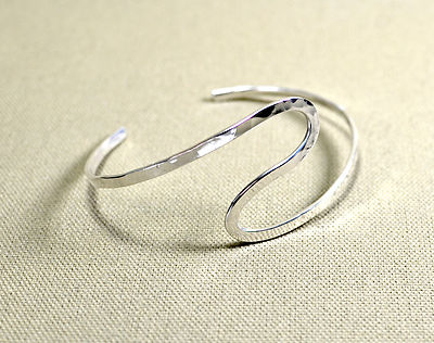アメリビンテージ UPPER ARM BANGLE Ameri（アメリ）の「UPPER ARM BANGLE（バングル/リストバンド