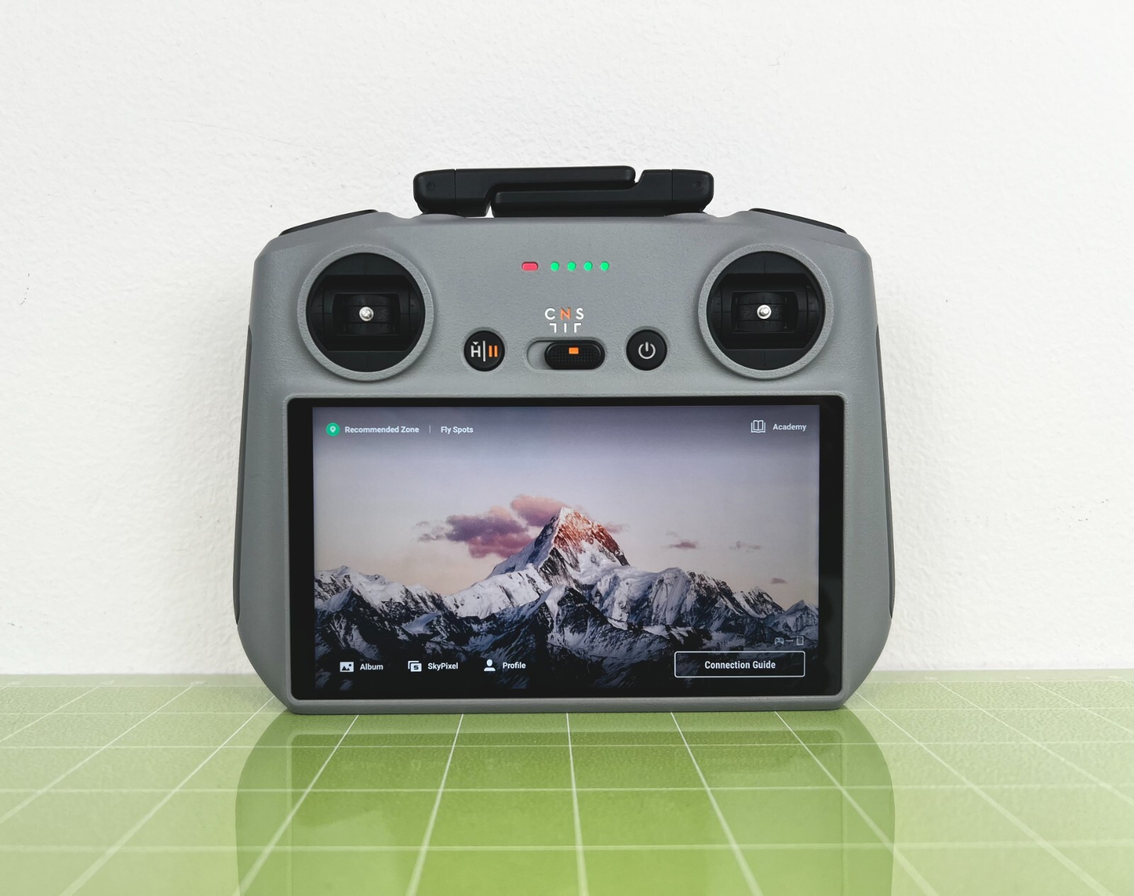 DJI RC コントローラー(ほぼ新品) DJI RC ディスプレイ一体型コントローラー / ドローンショップ