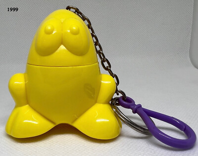 Yellow Eggy Keychain w/clip Gogos Crazy Bones Toy Craze Basic Fun Inc 1999 (DQ)