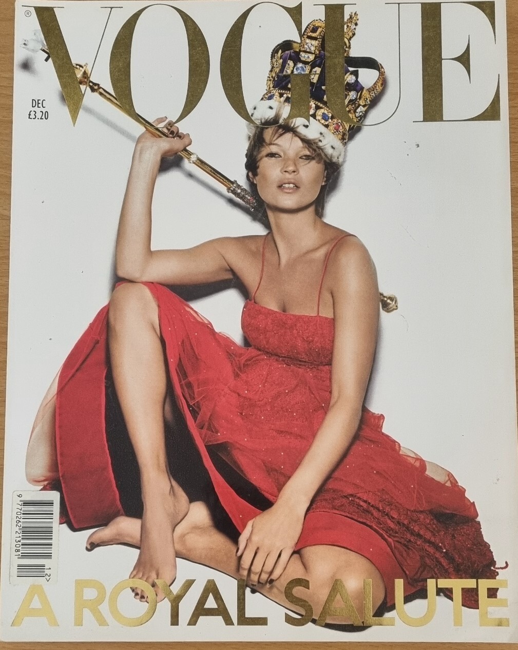 BRITISH VOGUE MAGAZINE DEC ISSUE 2001 COVER KATE MOSS | eBay