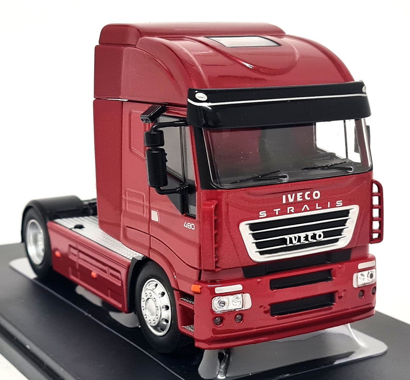 ixo/イクソ イヴェコ Stralis 2012 メタリックレッド iXO 1/43 - Iveco Stralis 480 2012 Dark Red Diecast Scale