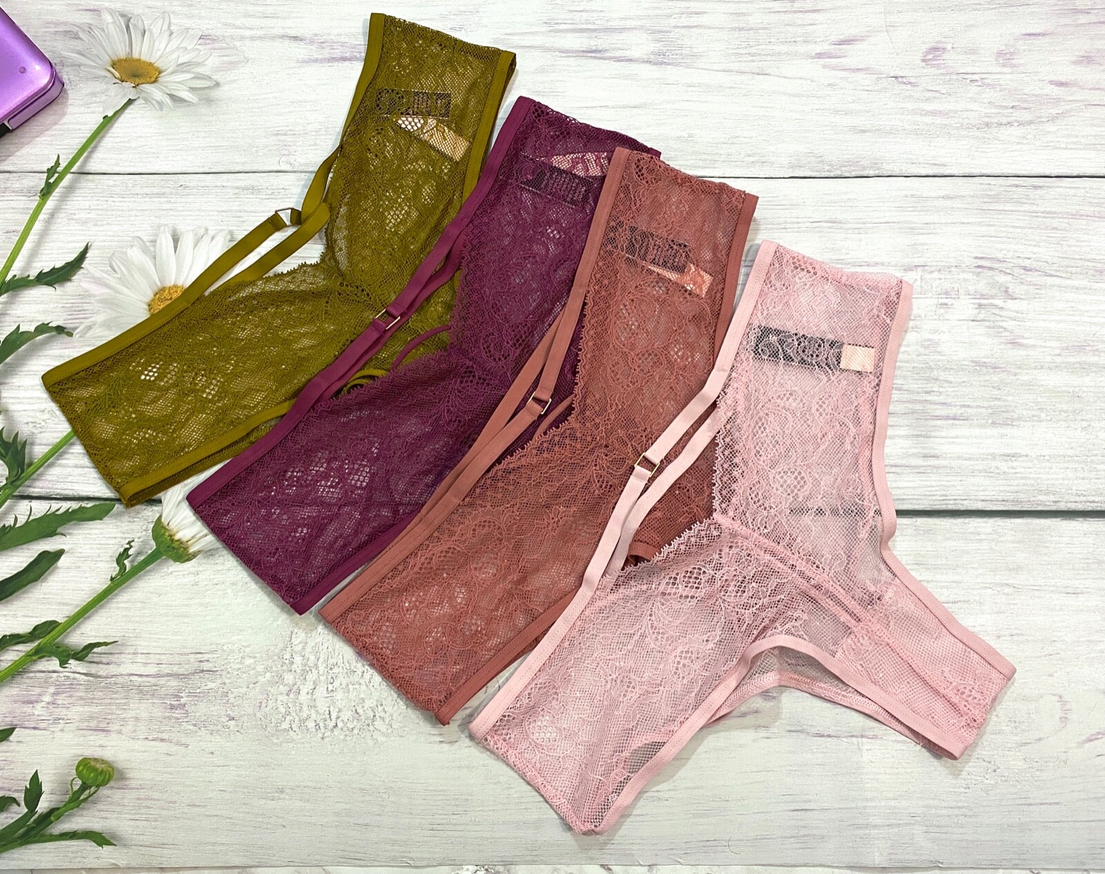 

NWT Victorias Secret Очень сексуальные кружевные трусики с вырезами на бретелях, Dollhouse